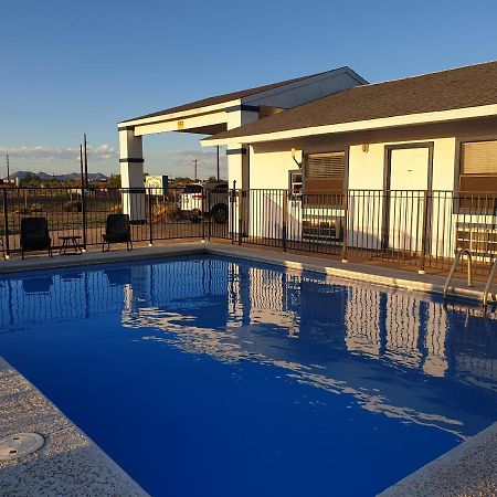 Riata Inn - Marfa Buitenkant foto