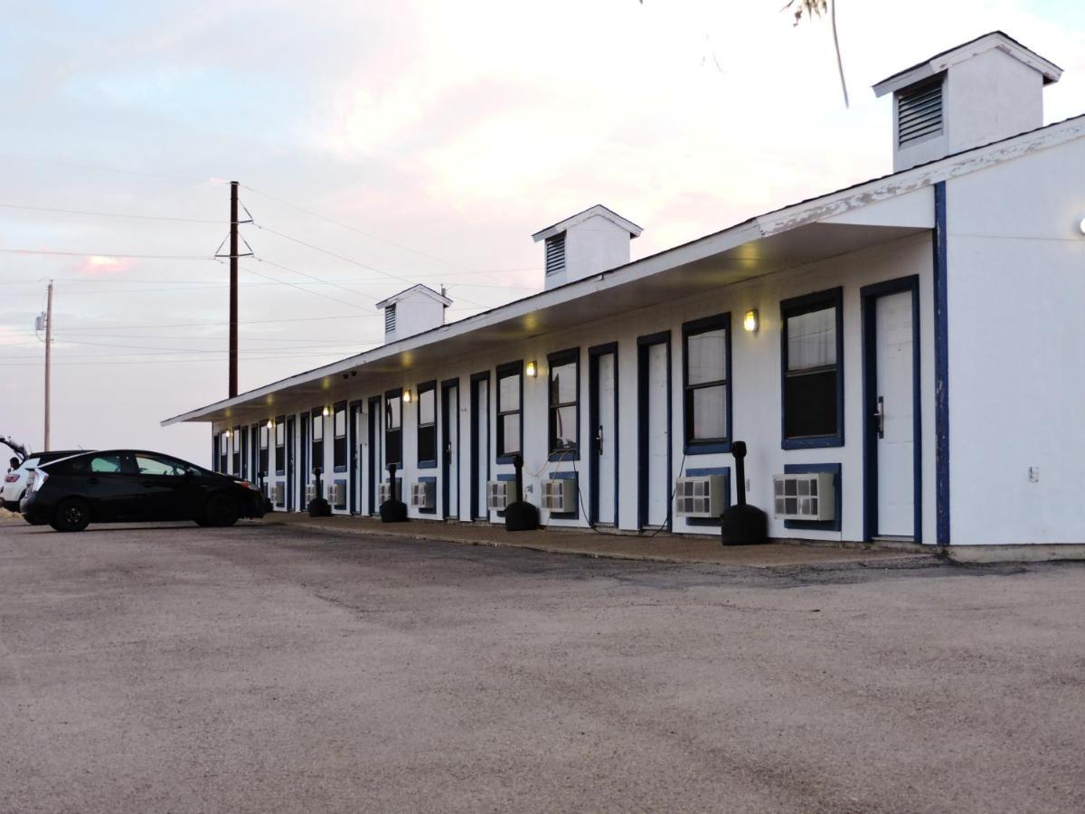 Riata Inn - Marfa Buitenkant foto