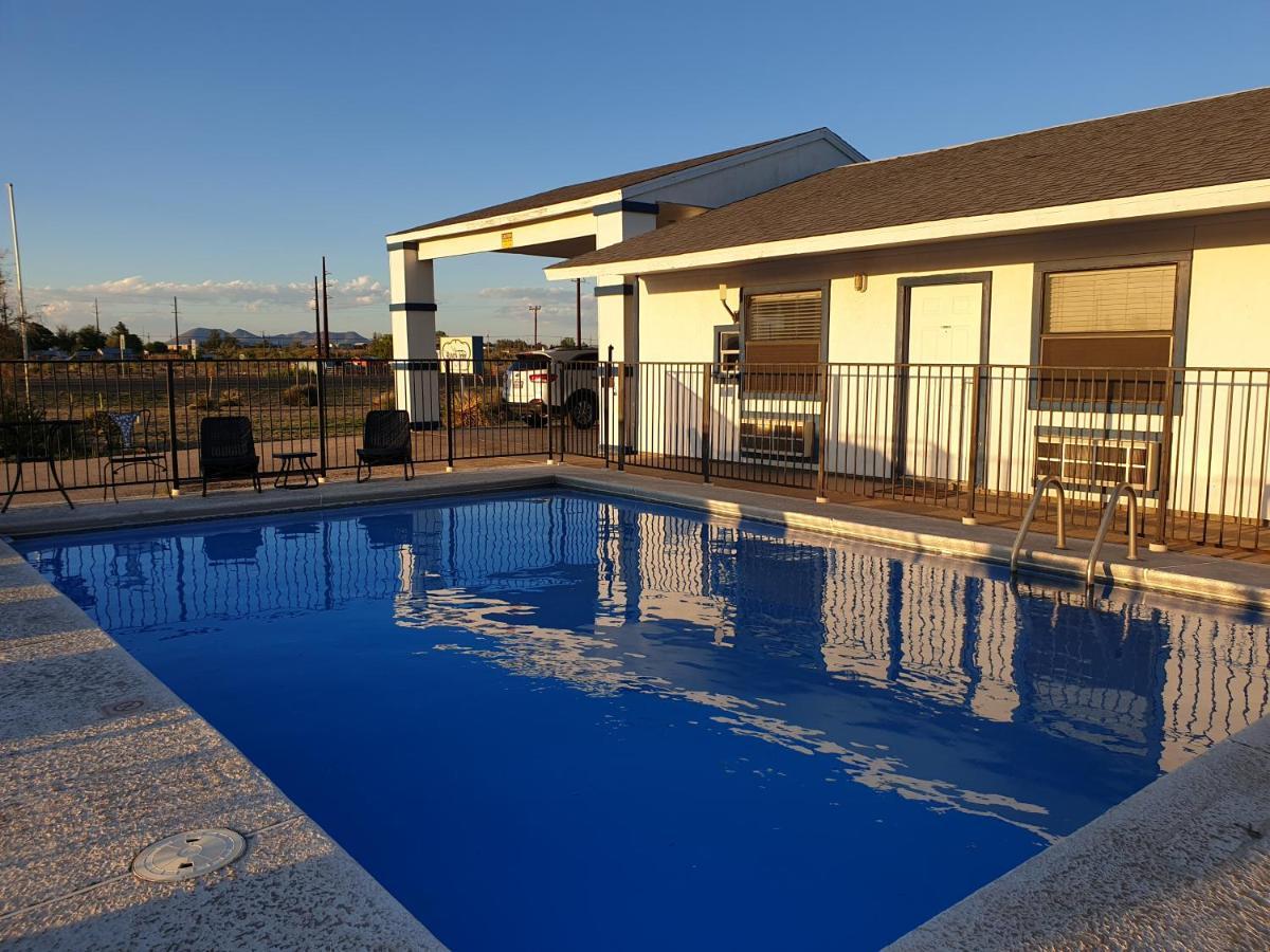 Riata Inn - Marfa Buitenkant foto